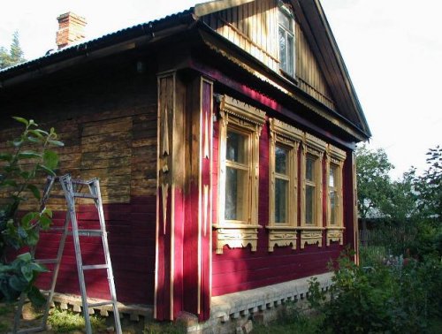 Как покрасить фасад старого деревянного дома