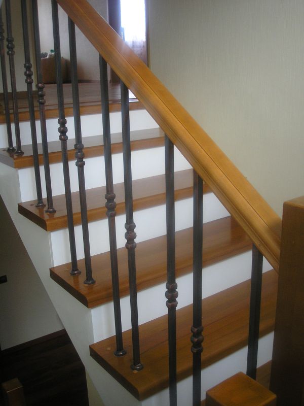 Два способа отделки лестницы: обшивка планкой или сборка на замок