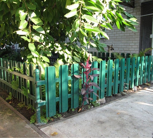 Декоративный забор из пластика