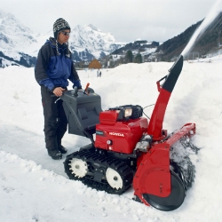Снегоуборочная техника для дачи: рабочие характеристики машин и критерии выбора при покупке