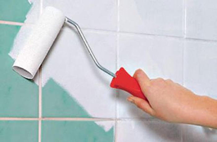 Как обновить плитку в ванной не меняя ее и не снимая старый кафель своими руками