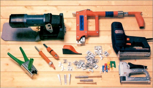 Инструмент для отделки балкона вагонкой