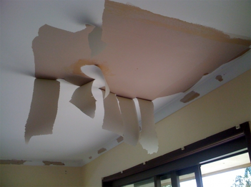 Очистка потолка перед покраской