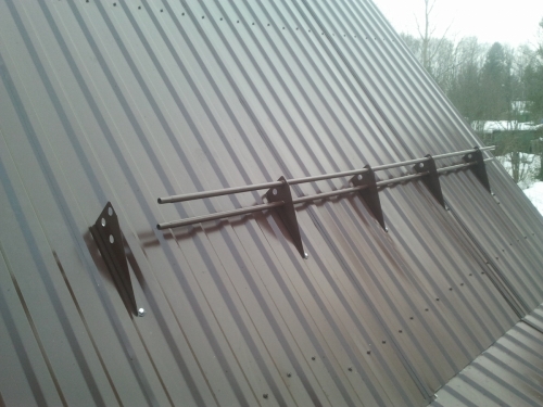 Снегозадержатели на крышу из профнастила