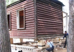 Замена нижних венцов деревянного дома